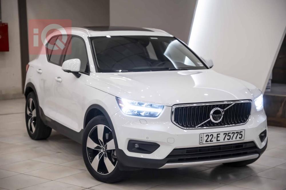 فولفو XC40